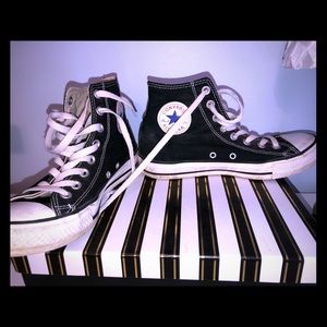 High top black converses!!